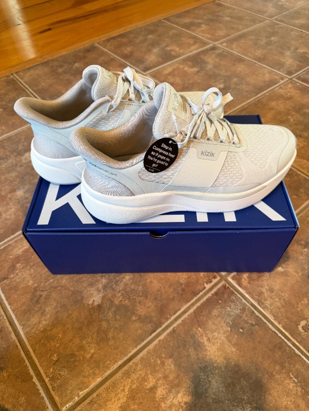 THE HANDS FREE Men's Freedom Run Barely Blue - Size 11 NEW IN BOX